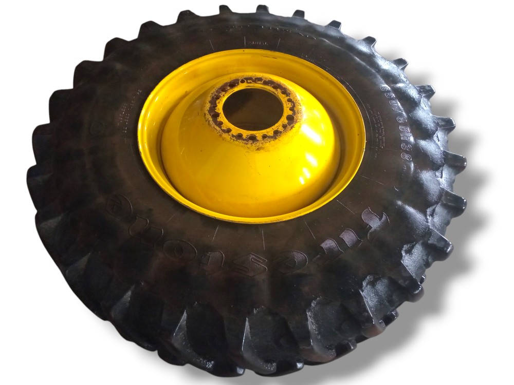Roda 20 Furos Com Pneu Deep Tread 650 85 Aro 38 Jhon Deere Amarelo