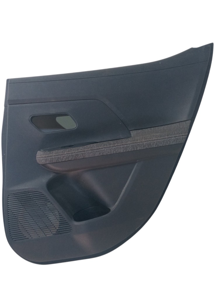Forro interno porta traseira direito Nissan Kicks 2025 2026