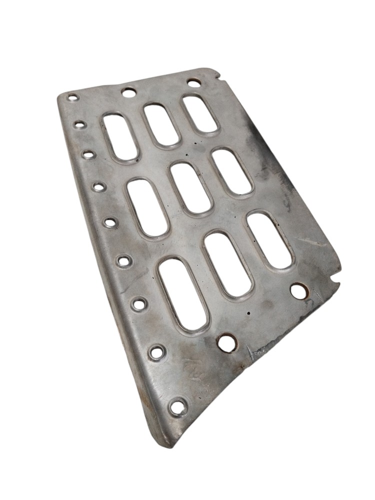 Chapa Pisante Estribo Esquerdo Volvo 2021 20360788 6