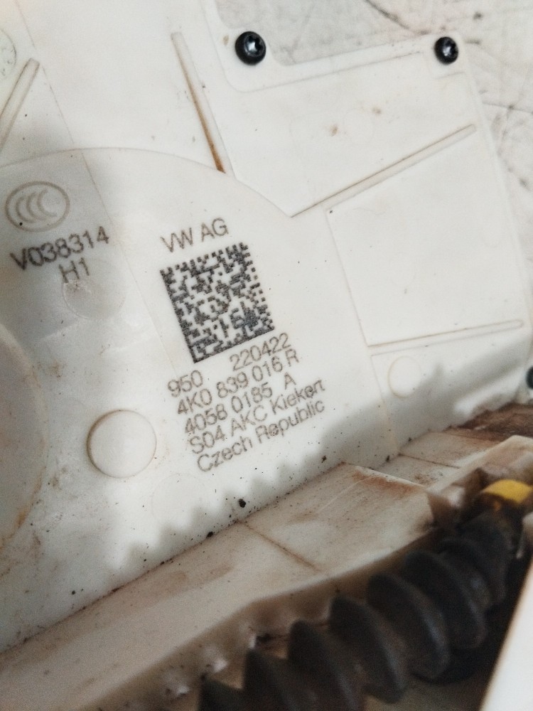 Fechadura porta traseira Audi E tron elétrico 2022 ORIGINAL 7