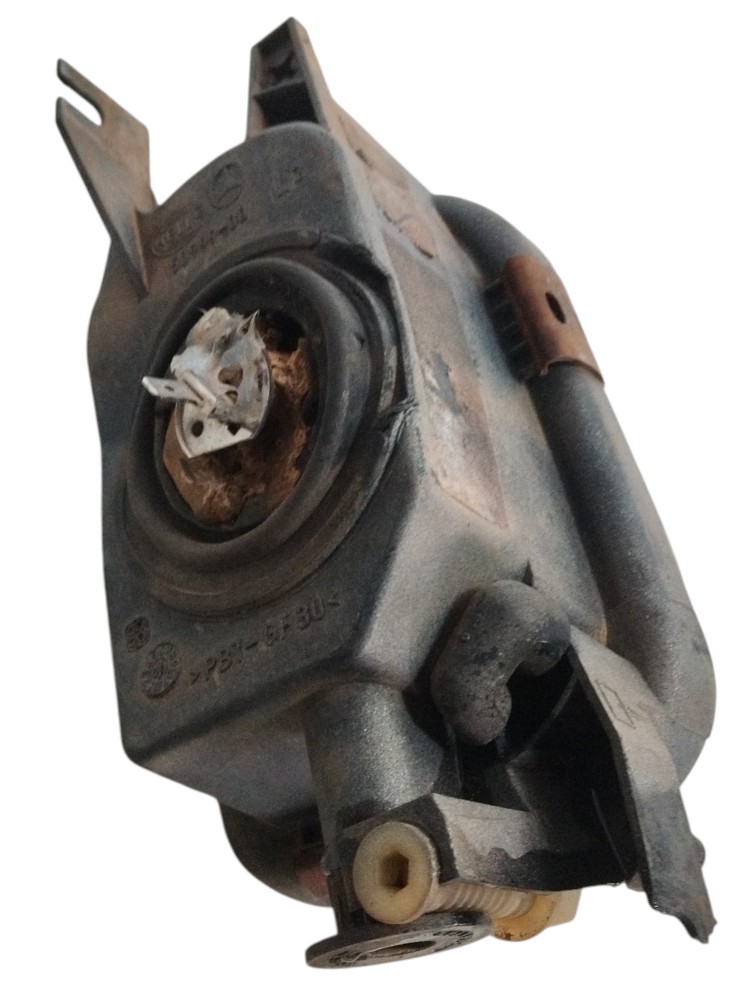 Farol de Milha Dianteiro Esquerdo Mercedes Classe C230 2002 8