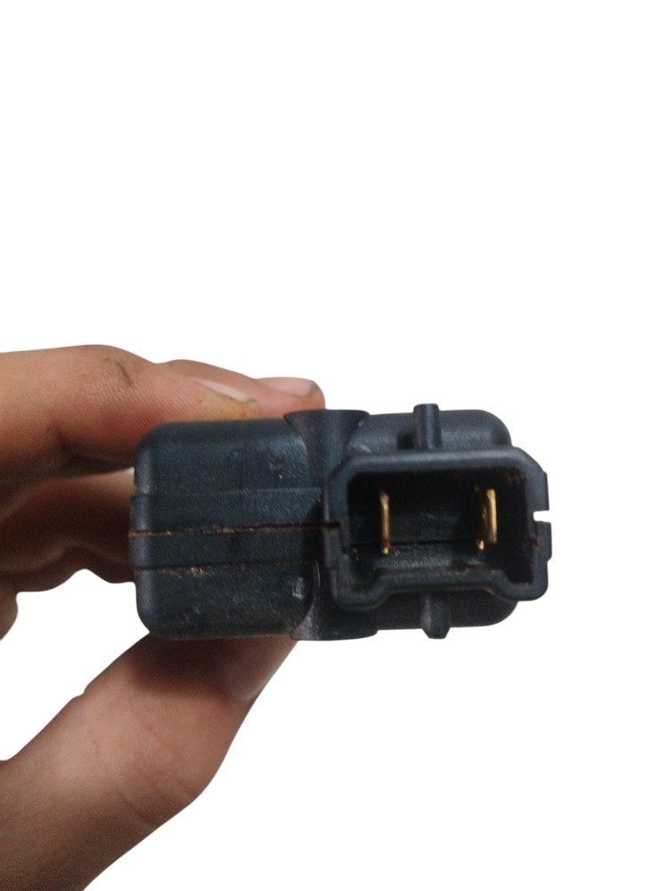Atuador trava elétrica porta malas Renault Logan 2023 2024 5