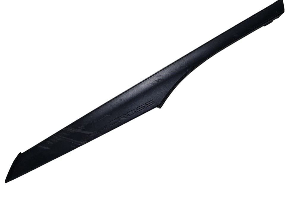 Friso lateral dir. Toyota Corolla Cross ano 2025 2026