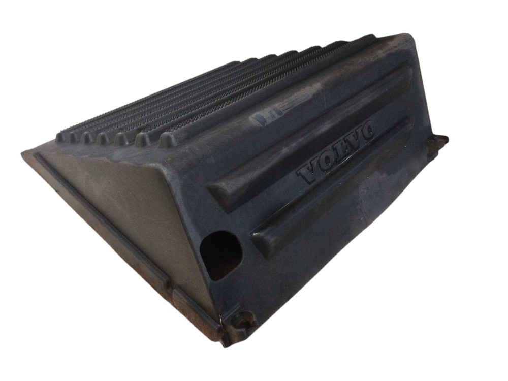 Tampa da Caixa Bateria Volvo Vm330 2021 20518311 Usado 3
