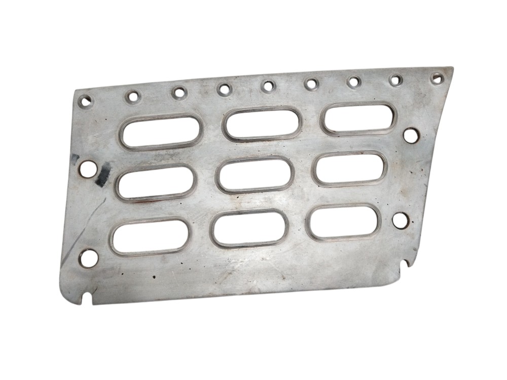 Chapa Pisante Estribo Da Direita Volvo 2021 20360789 4