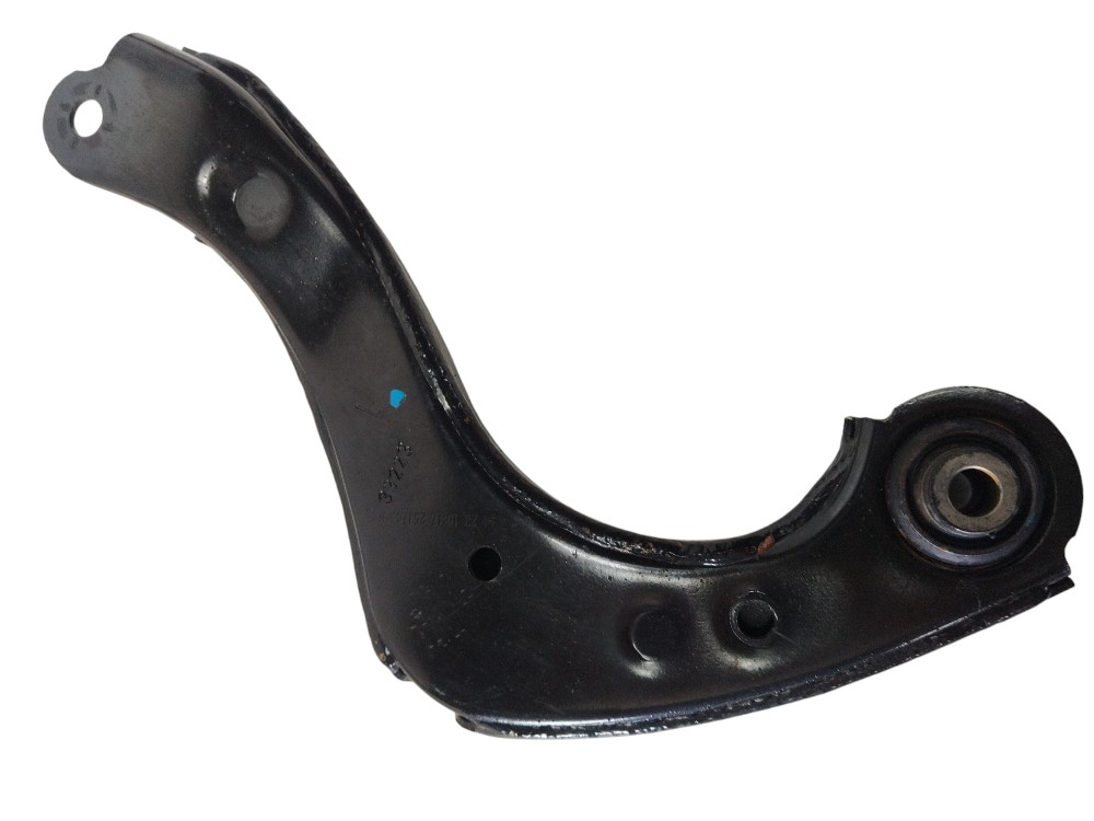 Braço curvo esquerdo suspensão traseira Corolla GrS 2024 5