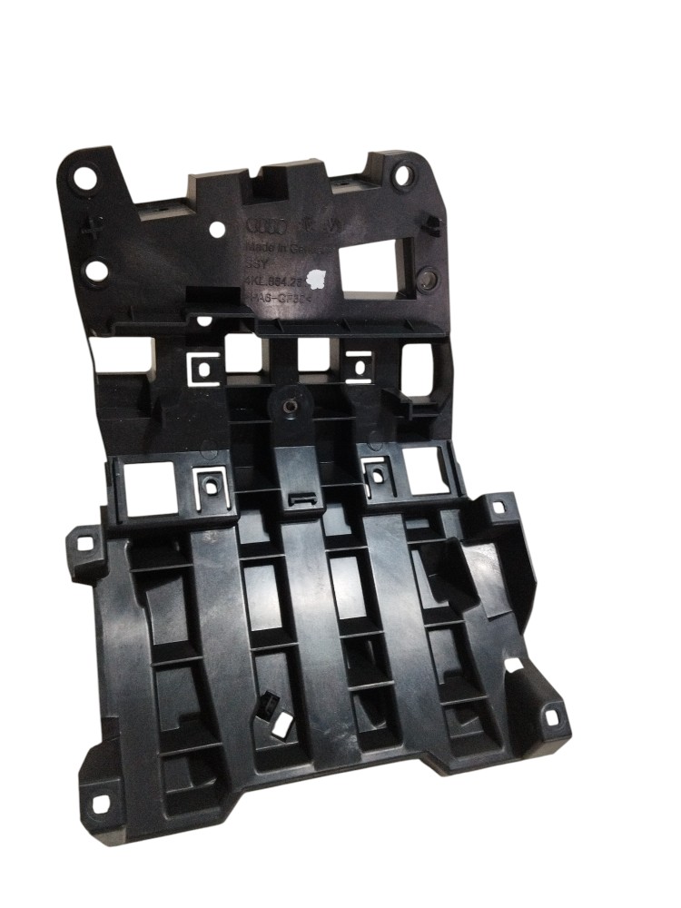 Suporte estrutural de fixação do console central Audi Etron 2