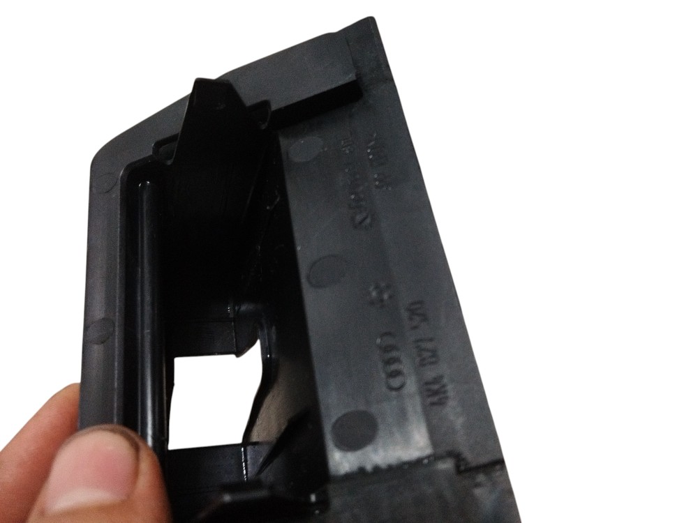 Capa de fechadura Porta Malas do Audi Etron 2022 ORIGINAL 5