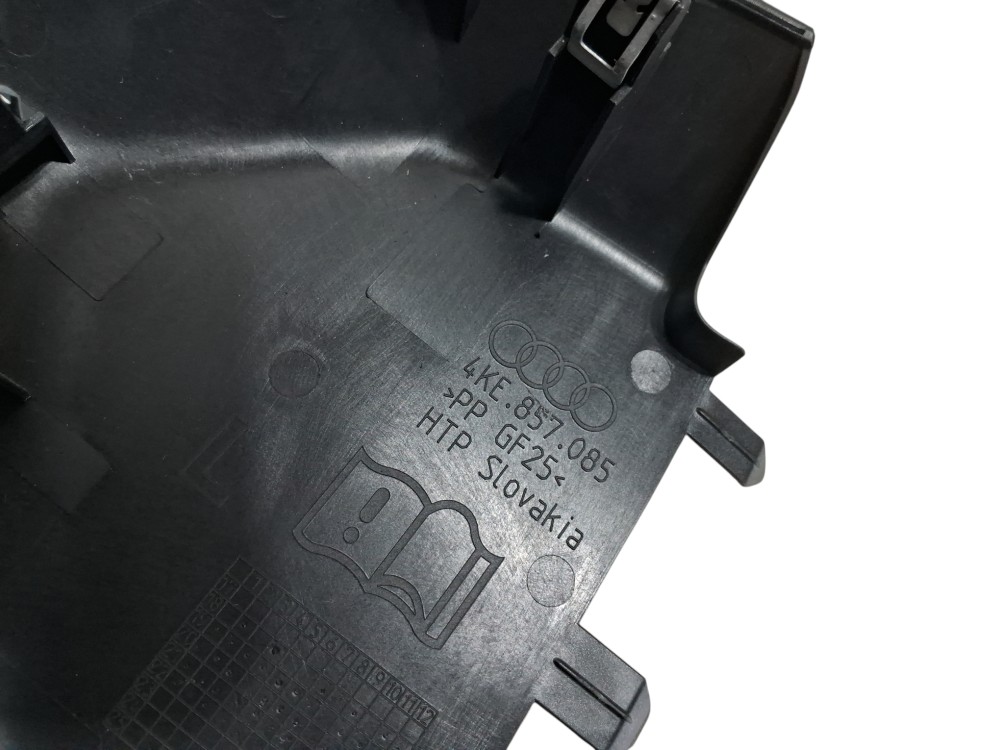 Acabamento Painel Lateral Esquerda Audi E tron SPB 2022 6