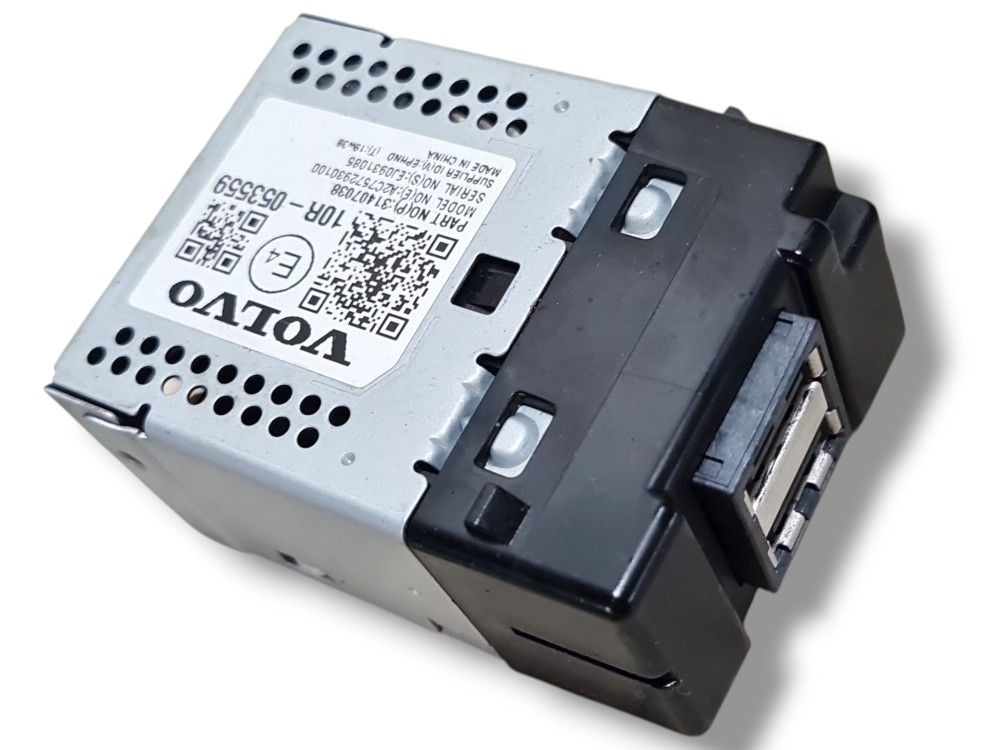 Entrada Usb Console Volvo Xc40 2020 21407038 Original 1