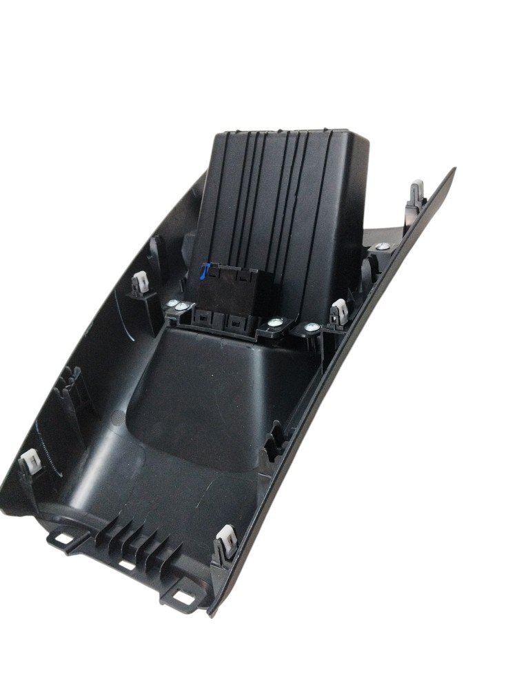 Porta Treco com Entrada Carregamento Byd Song Pro 2025 5