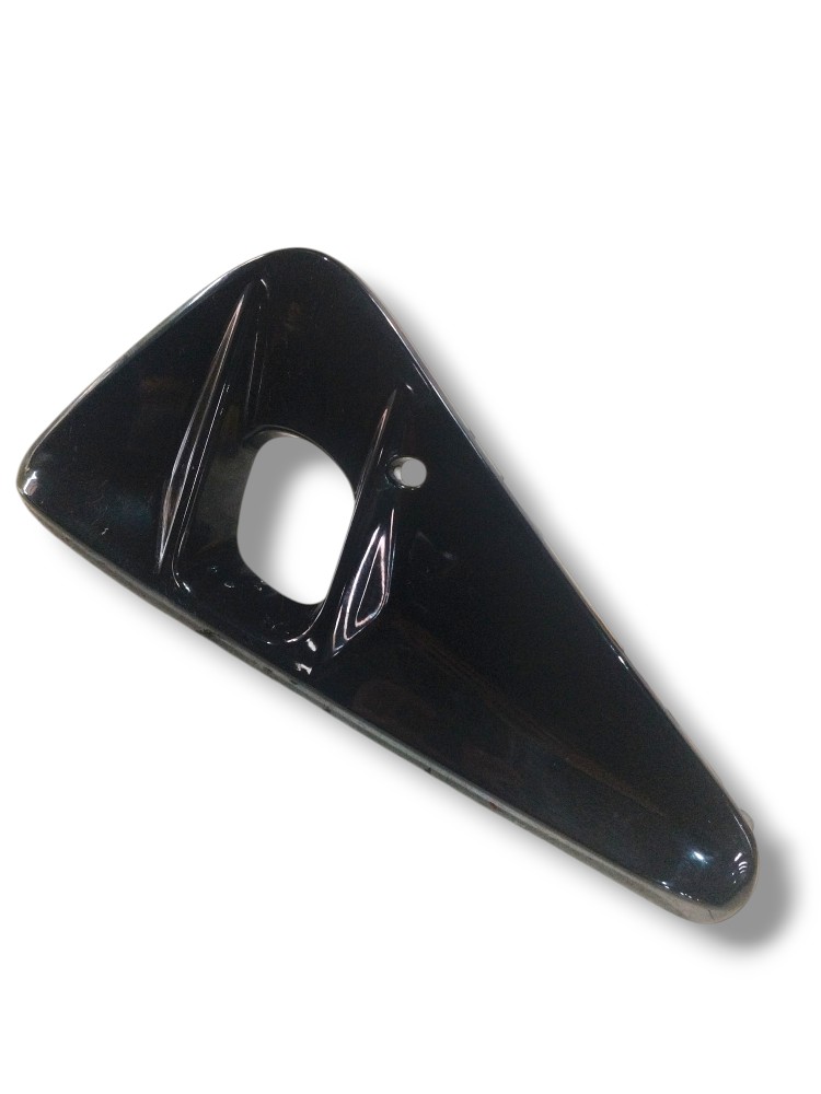 Moldura do farol de neblina direito Toyota Yaris Cross 2026