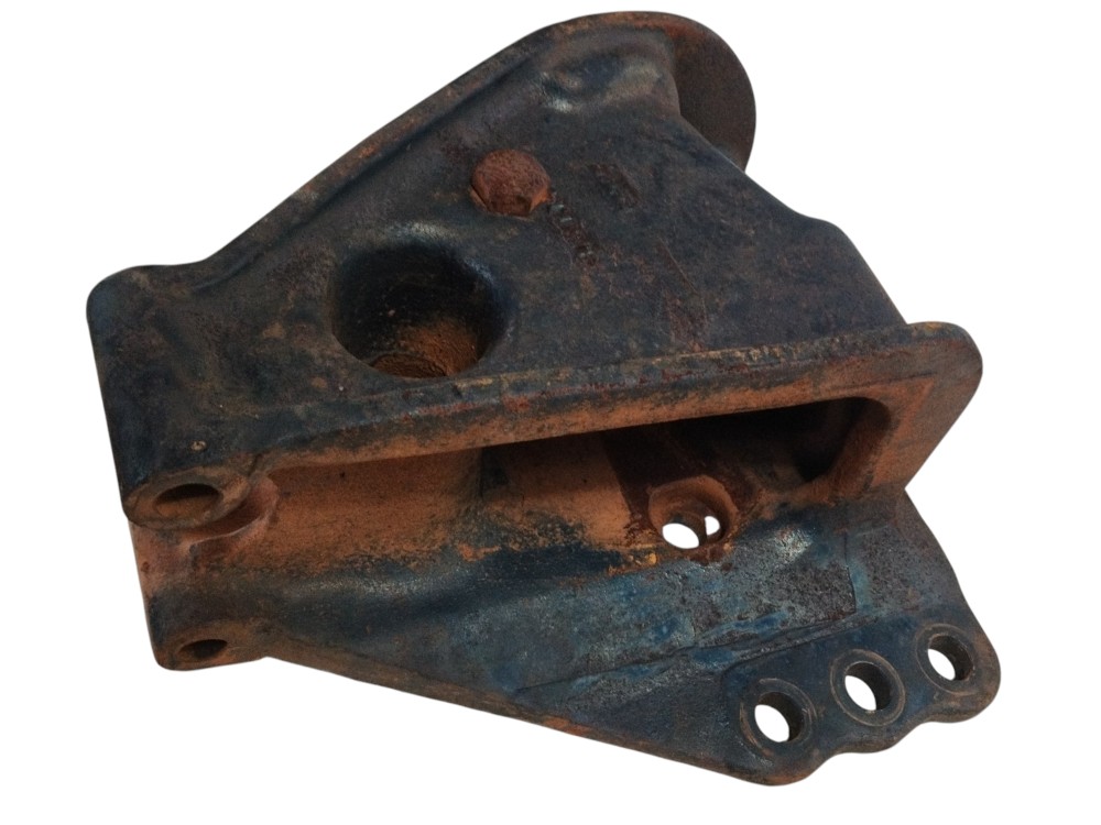 Suporte Mola Caminhão Volvo Vm 330 2021 10221 9c03161 Usado 2