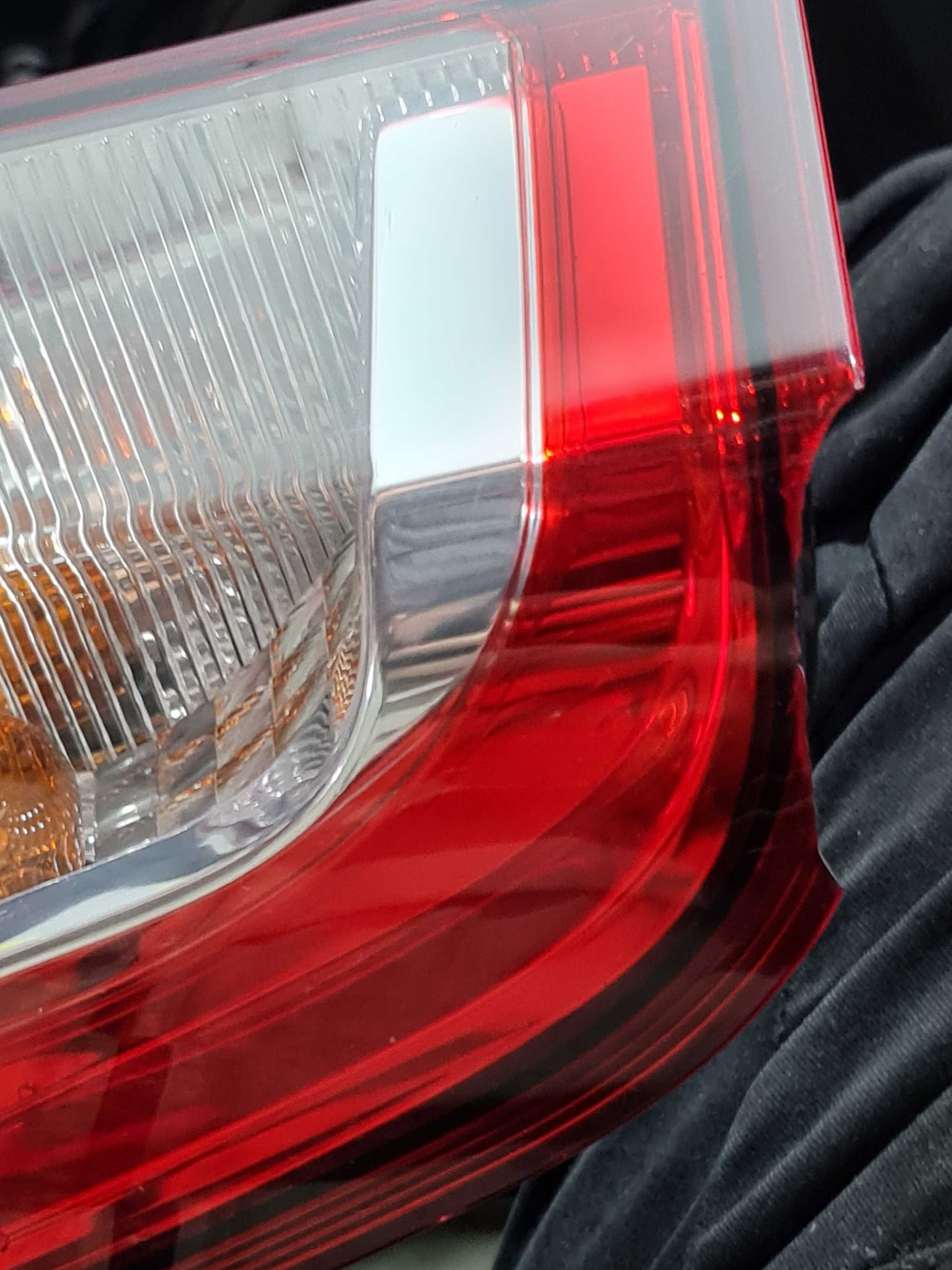 Lanterna Traseira Direita Renault Master 2022 Detalhe Direito 2