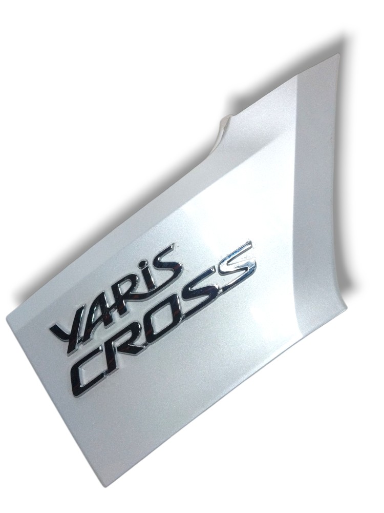 Friso lateral Esquerdo tampa traseir Toyota Yaris Cross 2026