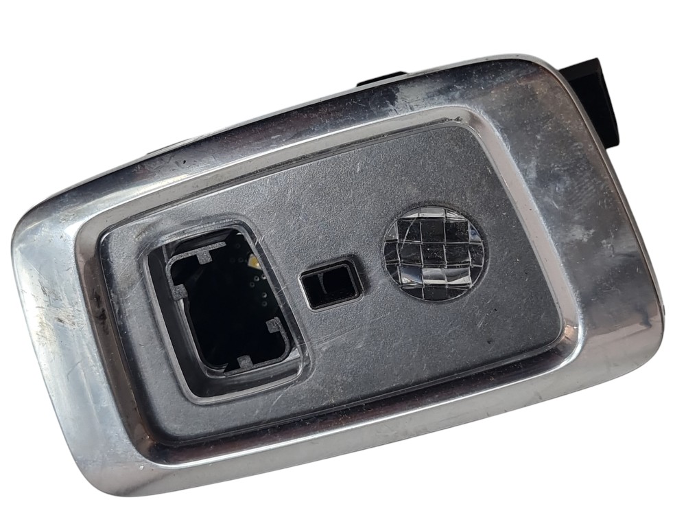 Luz Leitura Traseiro Esq Volvo Xc90 D5 2017 32289789 Detalhe 1