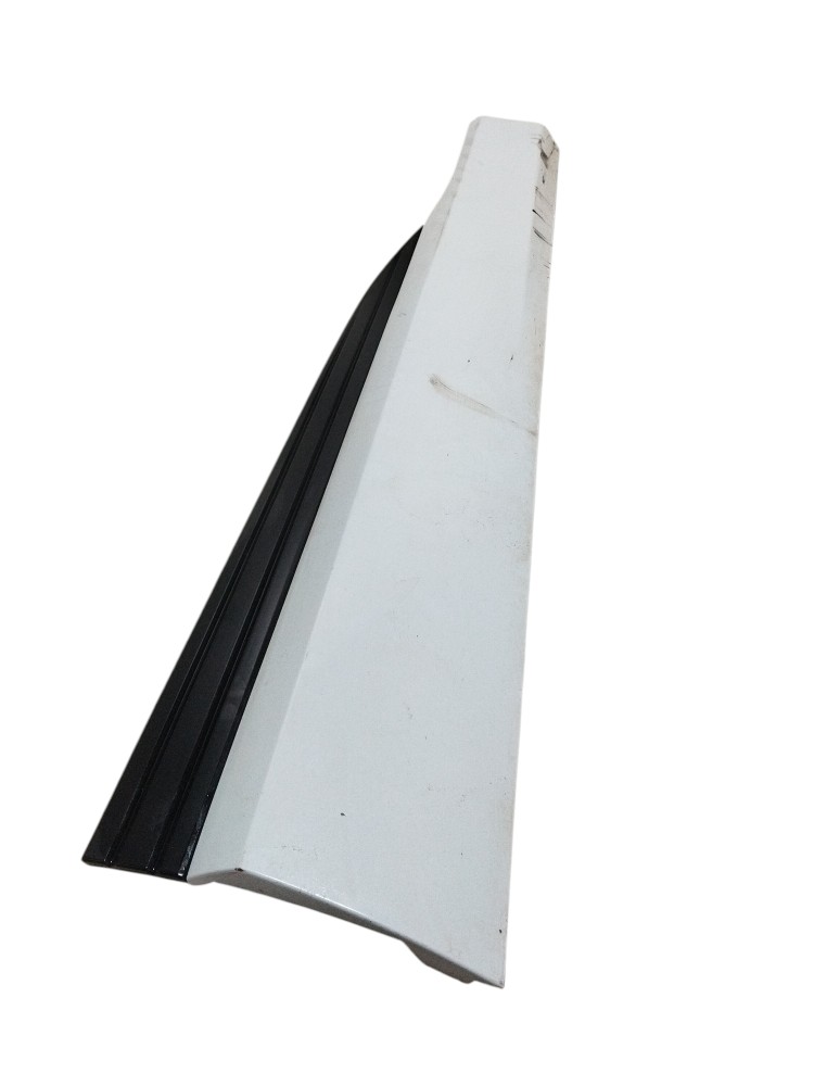 Spoiler lateral porta Audi E-Tron elétrico 2022 ORIGINAL 2