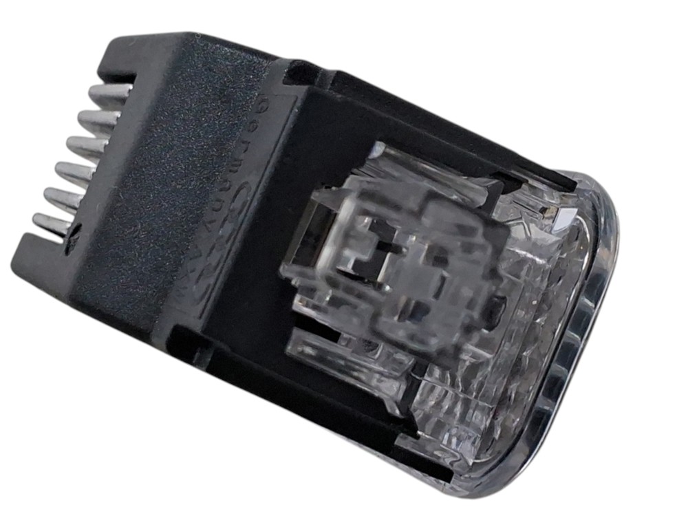 Luz Cortesia da Porta Audi E tron SPB 2022 4KE947415C 6