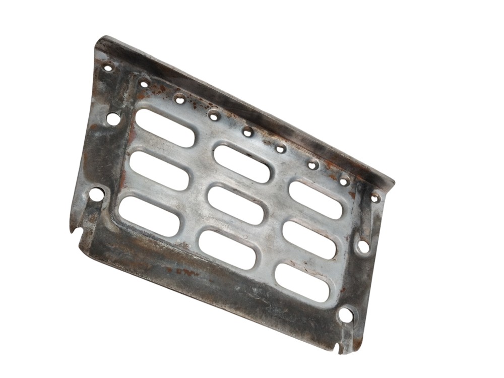 Chapa Pisante Estribo Da Direita Volvo 2021 20360789 5