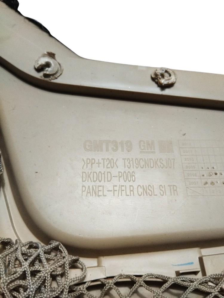 Acabamento lateral console central Chevrolet Captiva 2009 7