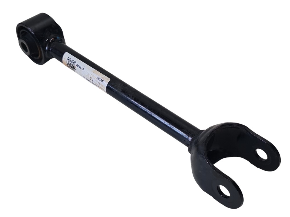 Braço de controle inferior esquerdo Toyota Corolla GRS 2024 4