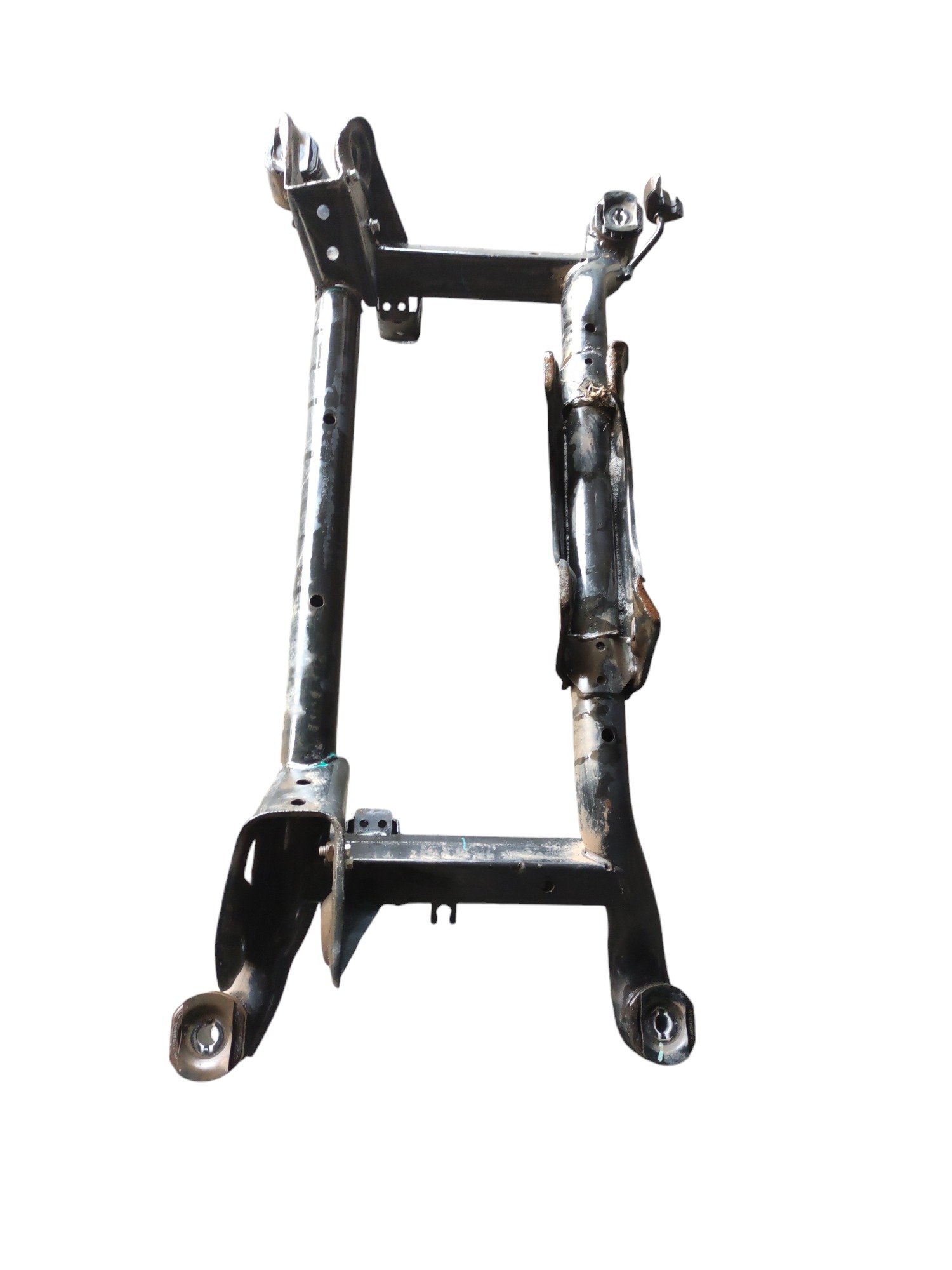 Quadro agregado traseiro Chery Tiggo 8 2021 2022 detalhe 2