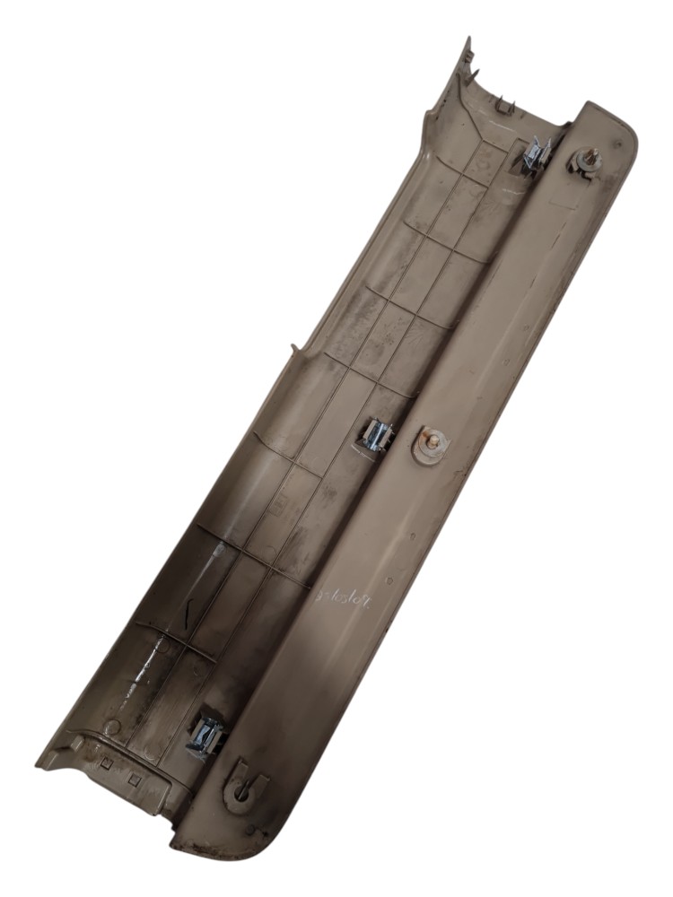 Soleira porta dianteira gm captiva sport ano 2009 original 4