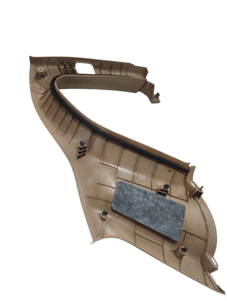 Moldura d coluna traseira do Chevrolet Captiva 2009 caramelo 5