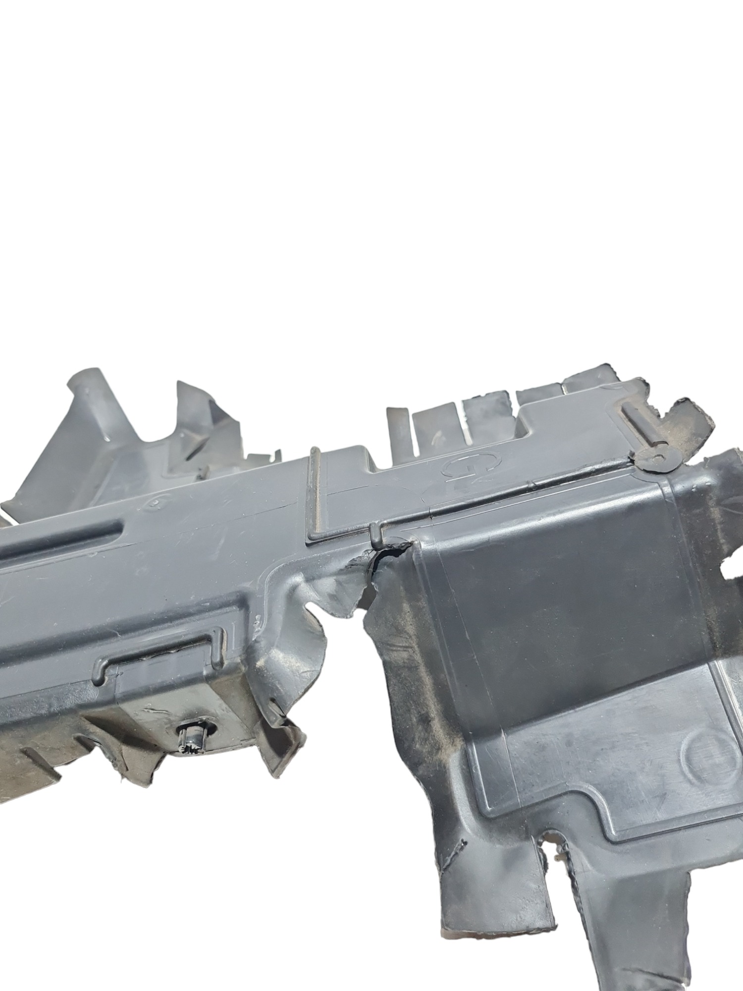 Defletor Radiador Lado Esquerdo Peugeot 3008 2017 Original 2