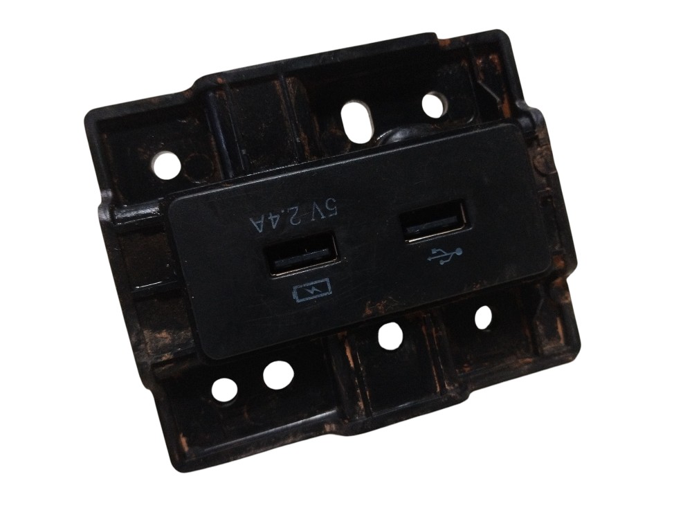 Entrada Energia Usb I/jac E Js1 2023 Original 7911150u7300 4