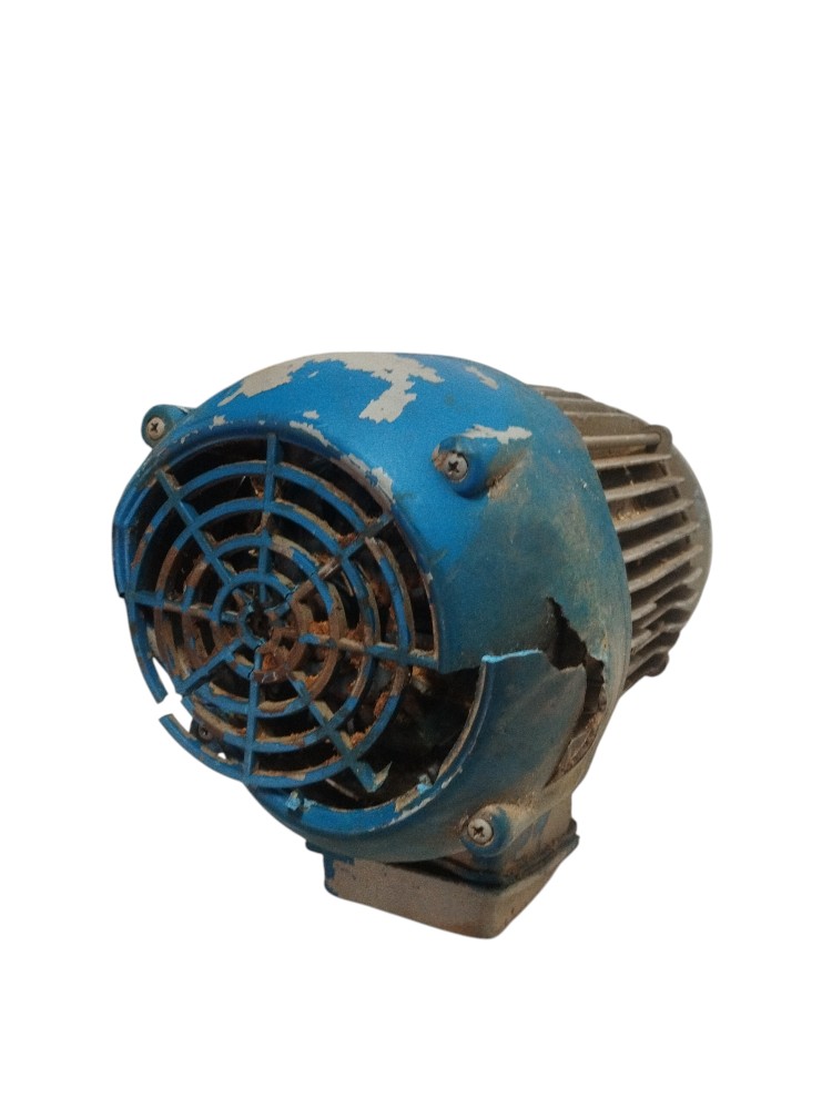 Motor blindado trifásico Lafert D1447 2.2 Cv com detalhe 2