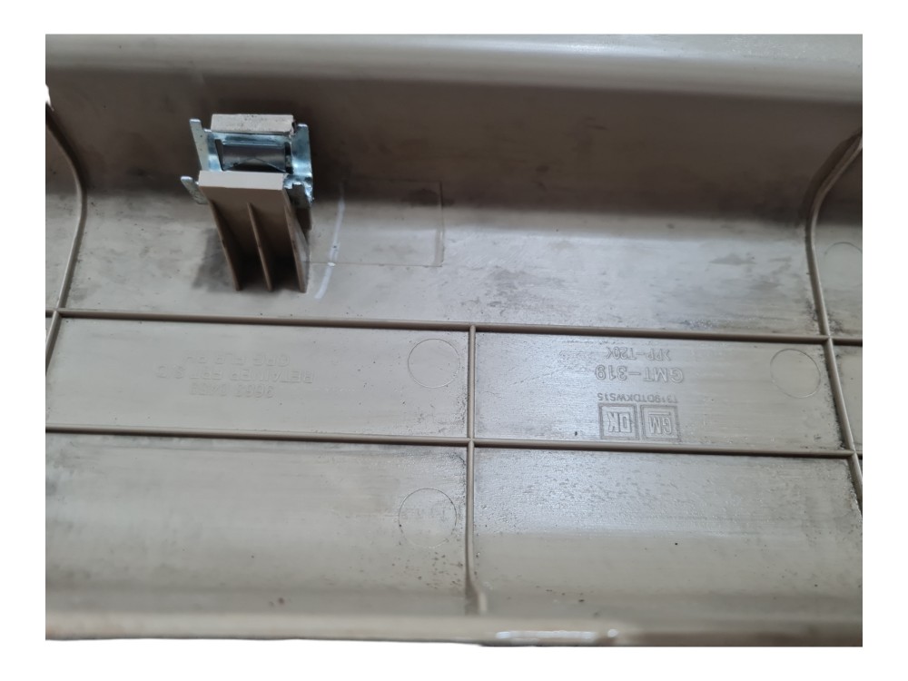 Soleira porta dianteira gm captiva sport ano 2009 original 6