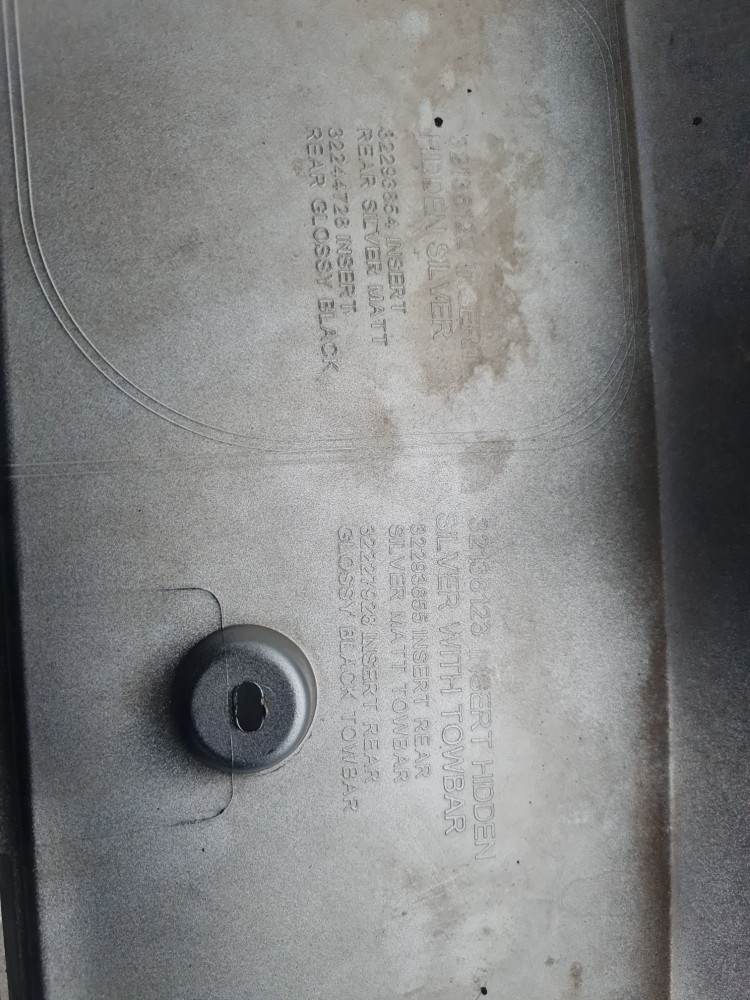 Aplique Parachoque Inferior Traseiro Volvo Xc40 2018 2026 Prata 7