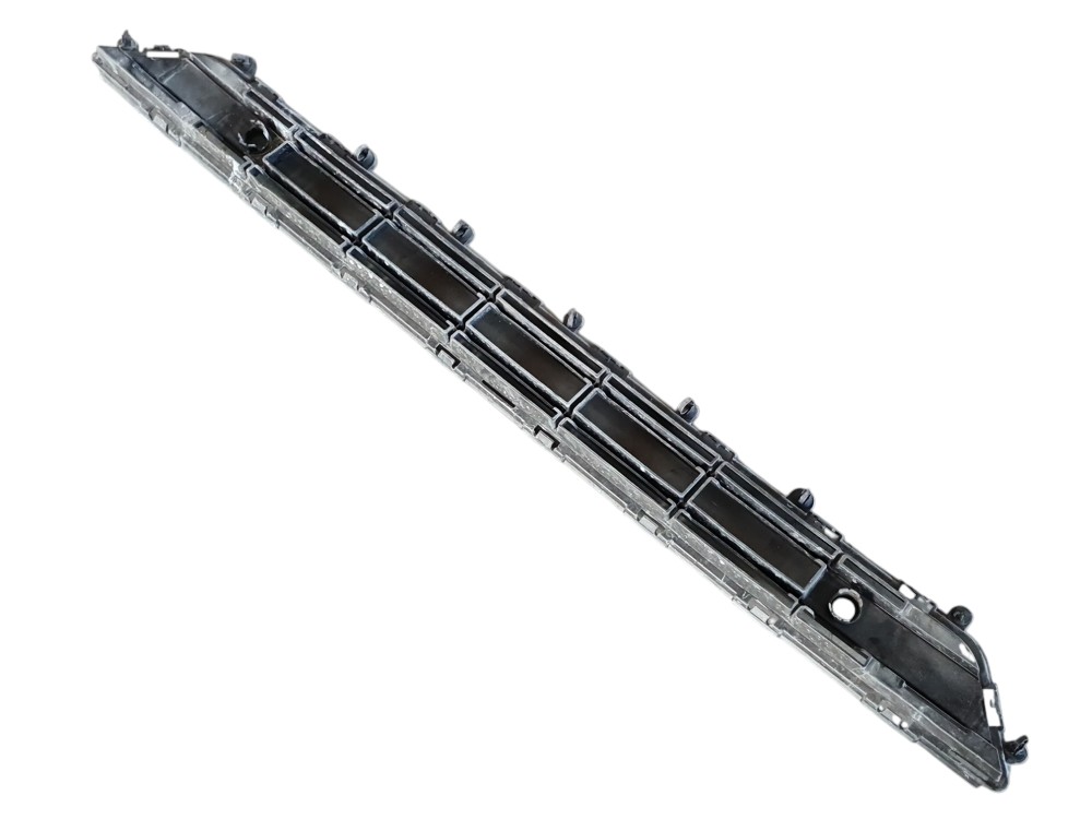 Grade Inferior Parachoque Dianteiro Volvo Xc40 2020 31449342 Preto 4
