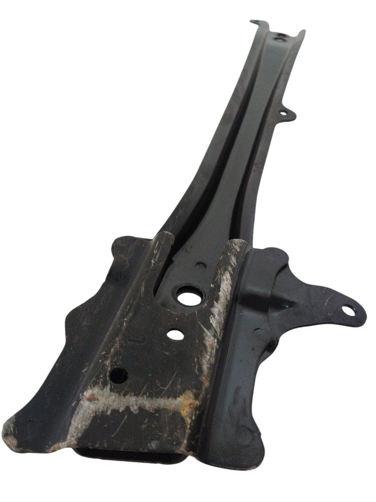 Travessa suspensão esquerda Toyota Corolla GrS 2024 original 4