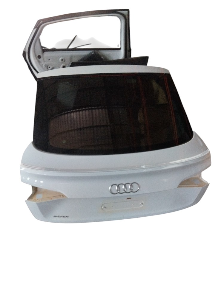 Tampa traseira com vidro Audi Etron elétrico 2022 ORIGINAL 3