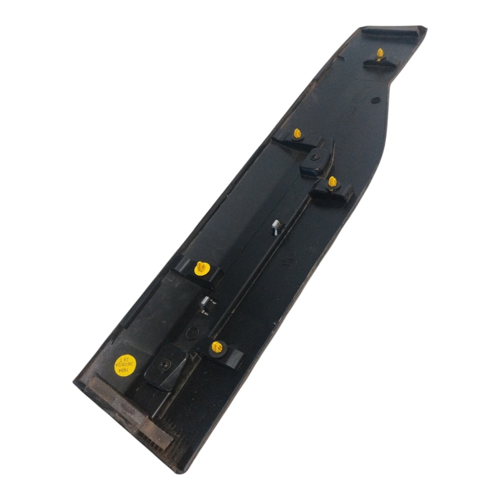 Aplique Porta Traseira Esquerda Nissan Kicks 2024 Original Preto 2