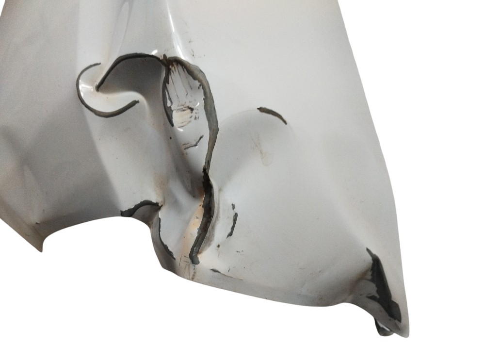 Tampa Traseira Porta Malas Renault Logan 2023 2024 Detalhes 7