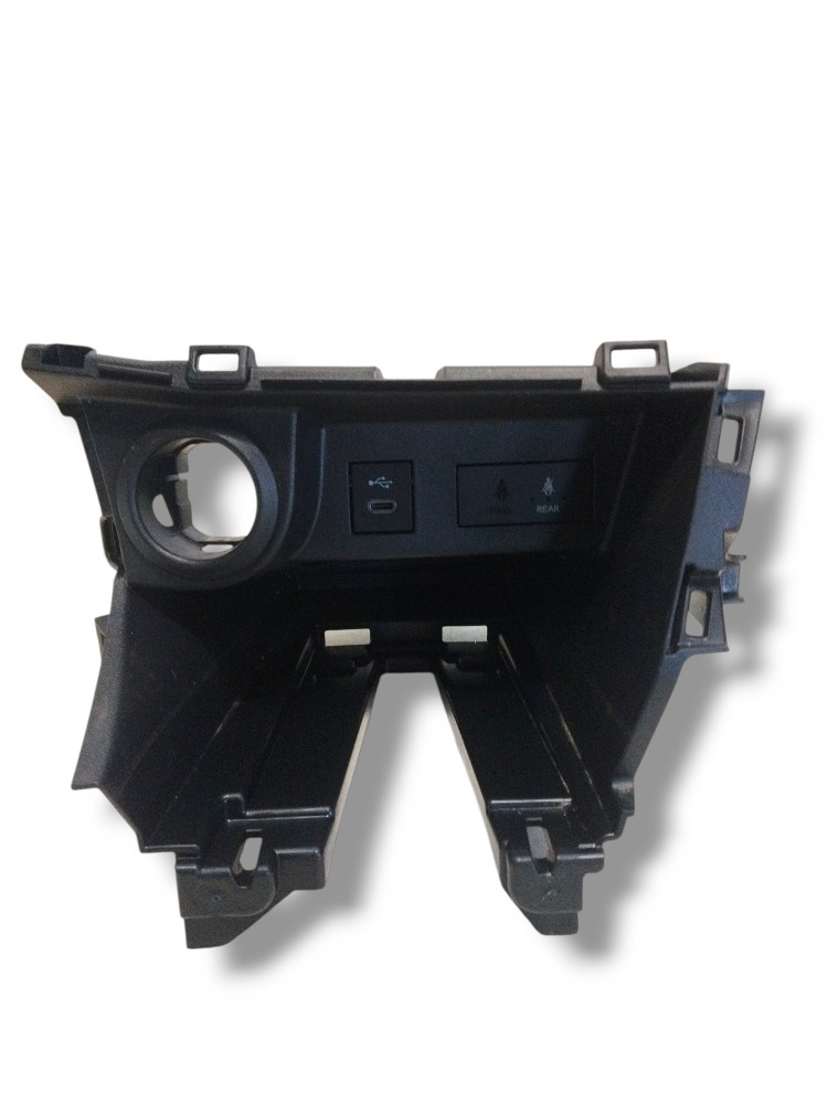 Acabamento usb console central Toyota Yaris Cross XRX 2026