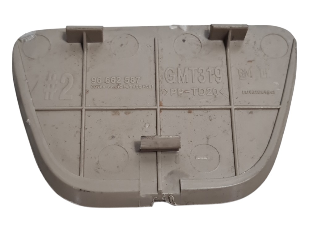 Protetor Parafuso Porta Malas Chevrolet Captiva Sport 2009 4