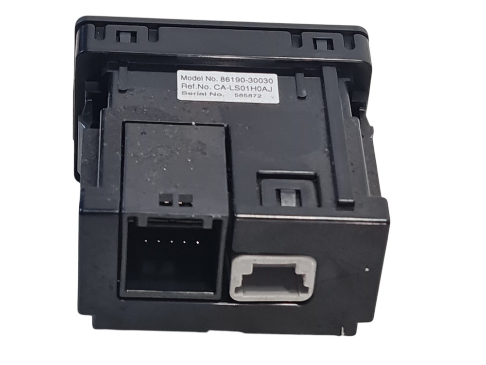 Conector Usb E Auxiliar Console Central Lexus Ls 460l 2013 6