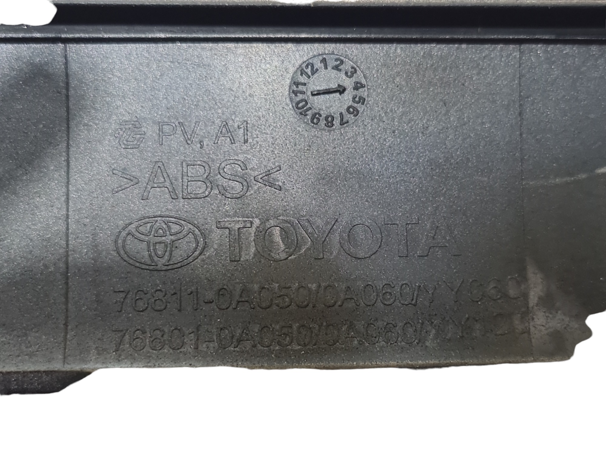 Acabamento Traseiro Toyota Corolla Cross Xre 2023 768110a050 6