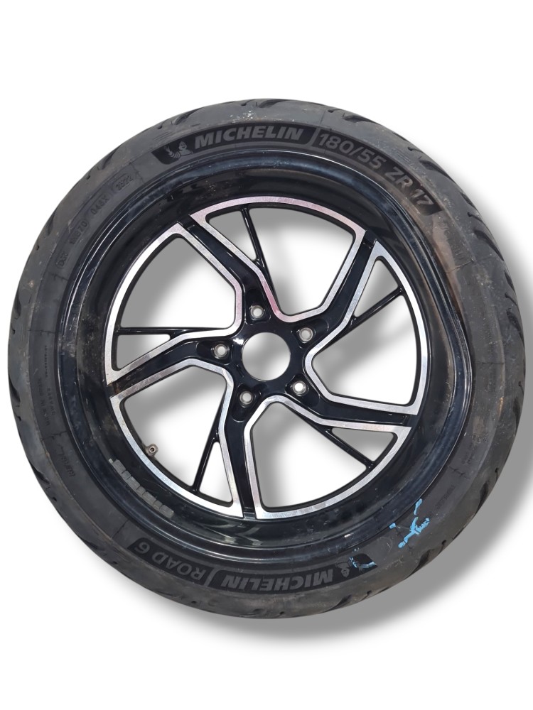 Roda traseira BMW RT 1250 2019 C Pneu ROAD 6 180/55 DETALHE