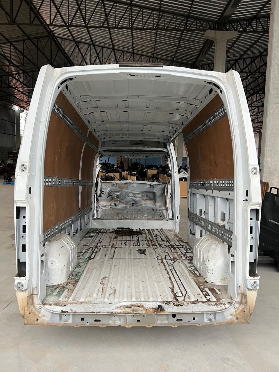 Carroceria Renault Master 2.3 L3h2 Furgao 2023 2024 Corte Branco 7