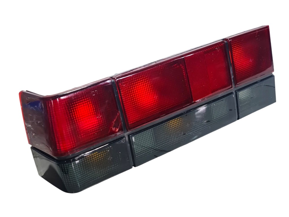 Lanterna Traseira Vw Gol Quadrado 1887 A 1994 Detalhe Direito/passageiro Vermelho