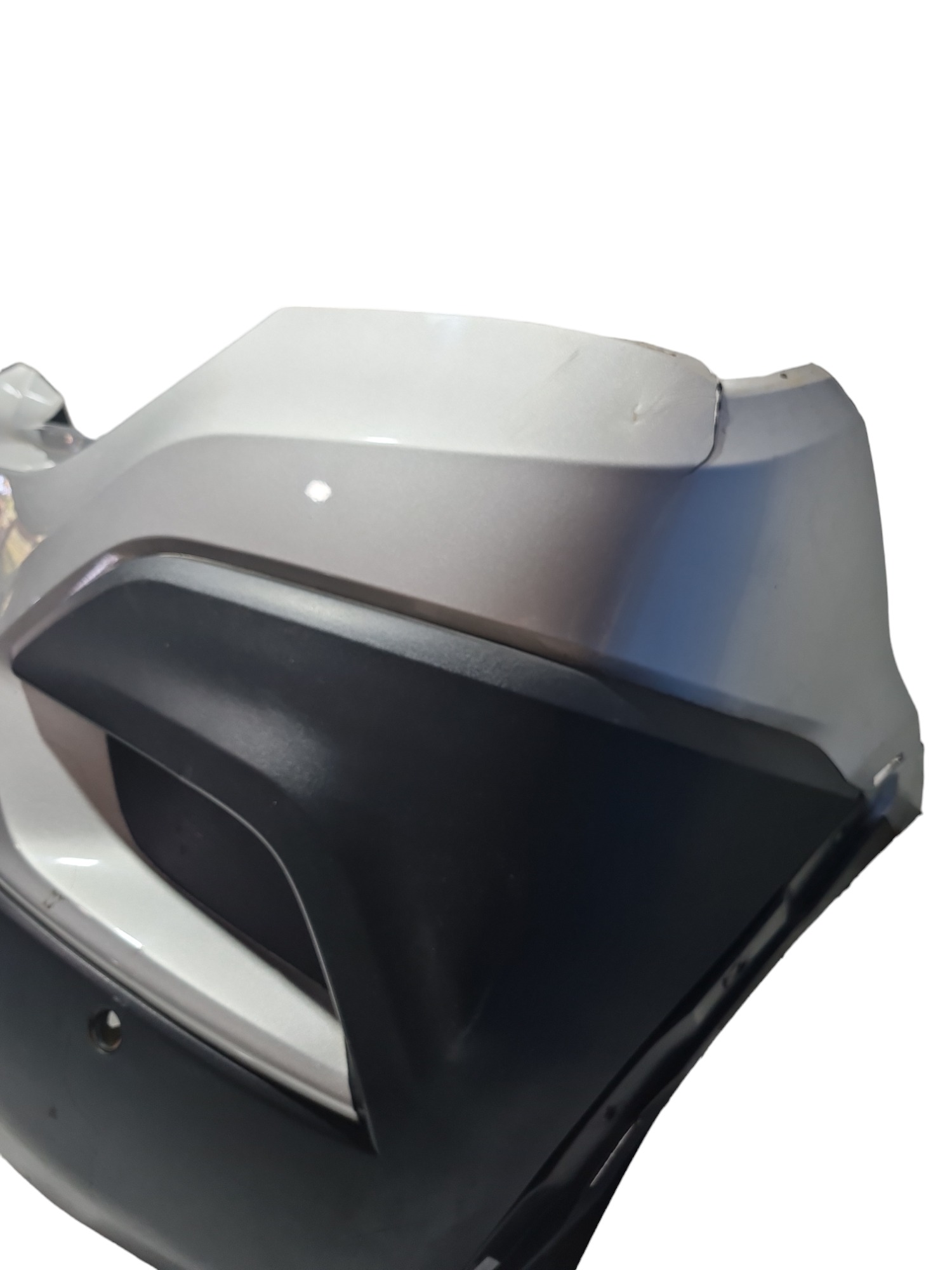 Parachoque Traseiro Com Detalhe Chevrolet Onix 2017 2