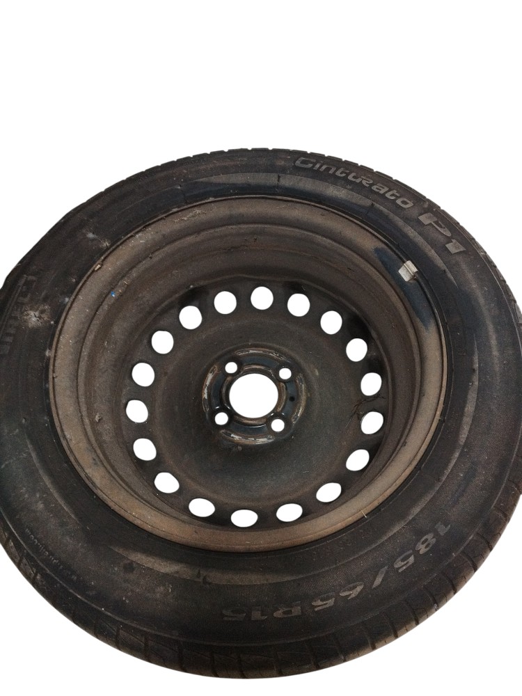 Roda de ferro aro 15 4×100 com pneu 185 65 Pirelli 5