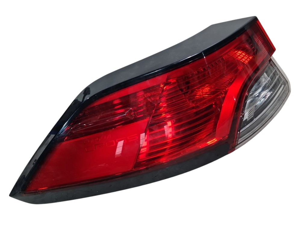 Lanterna traseira dir. Toyota Corolla Cross ano 2021 2022