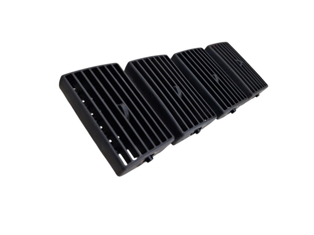 Kit Saidas De Ar Volkswagen Constellation 26320 Ano 2025