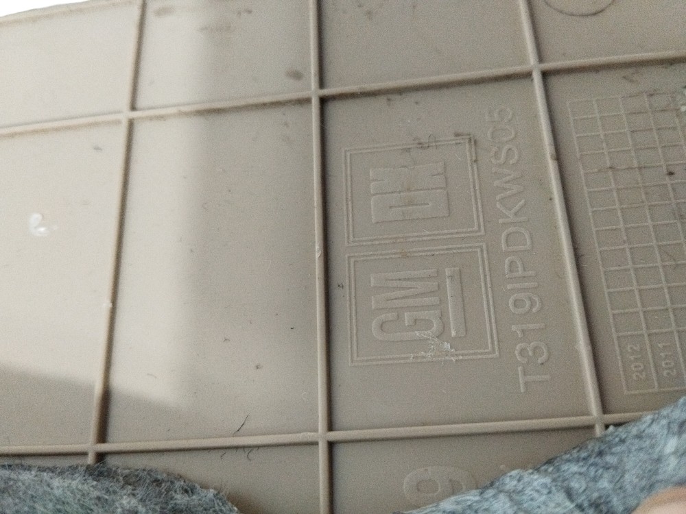 Moldura interna suporte porta luvas Chevrolet Captiva 2009 5